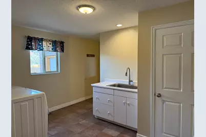 397 N Wendy Dr, Torrey, UT 84775 - Photo 39