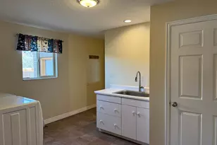 397 N Wendy Dr, Torrey, UT 84775 - Photo 39