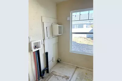 319 Carson Ave, East Carbon, UT 84520 - Photo 31