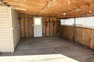 319 Carson Ave, East Carbon, UT 84520 - Photo 33