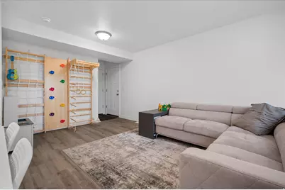 645 S Plum Creek Ln, Ogden, UT 84404 - Photo 7