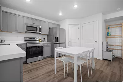 645 S Plum Creek Ln, Ogden, UT 84404 - Photo 3