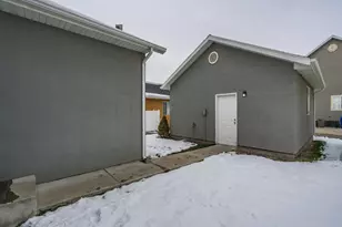 1388 W North Paddock Dr S, Farmington, UT 84025 - Photo 3