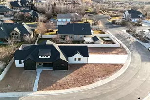 1205 W Grayhawk Loop, Roosevelt, UT 84066 - Photo 1