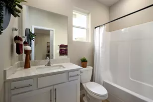 2016 E Chickadee Dr, Eagle Mountain, UT 84005 - Photo 11