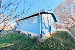 218 W 350 N, Vernal, UT 84078 - Photo 5