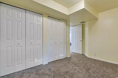 2113 W Surrey Cir, Taylorsville, UT 84129 - Photo 27
