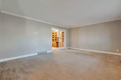 2113 W Surrey Cir, Taylorsville, UT 84129 - Photo 5