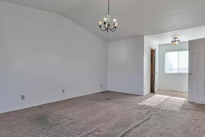 2113 W Surrey Cir, Taylorsville, UT 84129 - Photo 13