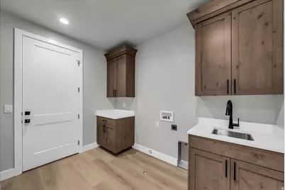 2433 N Locust St, Cedar City, UT 84720 - Photo 13