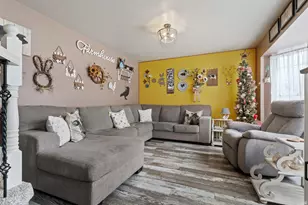 989 E Sandcrest Dr, Sandy, UT 84094 - Photo 3