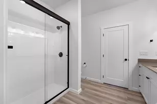 204 N Cliff Side Dr, Hurricane, UT 84737 - Photo 11