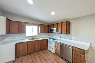 758 W 1000 S, Woods Cross, UT 84087 - Photo 7