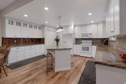 134 W Hidden Hollow Cir, Orem, UT 84058 - Photo 5