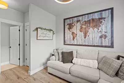 1379 E Petunia Ct, Layton, UT 84040 - Photo 9