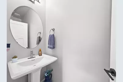 1379 E Petunia Ct, Layton, UT 84040 - Photo 25