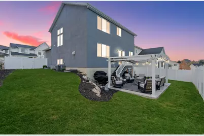 1379 E Petunia Ct, Layton, UT 84040 - Photo 3