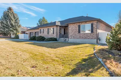 290 E 450 S, Hyde Park, UT 84318 - Photo 5