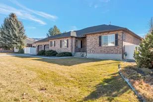 290 E 450 S, Hyde Park, UT 84318 - Photo 5