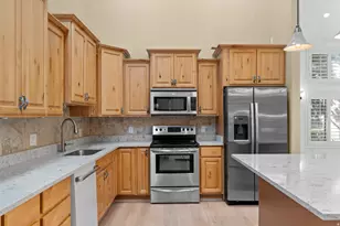 3305 N Shadowbrook Cir, Provo, UT 84604 - Photo 9