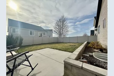 1526 E Shadow Dr, Eagle Mountain, UT 84005 - Photo 27