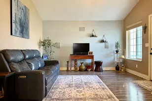 1526 E Shadow Dr, Eagle Mountain, UT 84005 - Photo 3