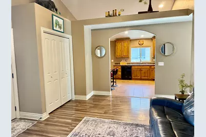 1526 E Shadow Dr, Eagle Mountain, UT 84005 - Photo 9