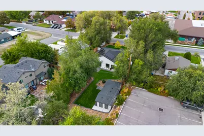 1972 E La Cresta Dr S, Cottonwood Heights, UT 84121 - Photo 51