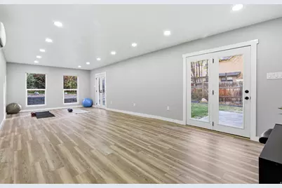 1972 E La Cresta Dr S, Cottonwood Heights, UT 84121 - Photo 31