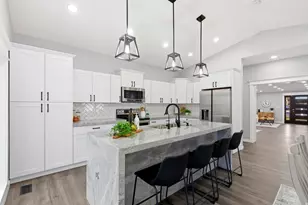 1972 E La Cresta Dr S, Cottonwood Heights, UT 84121 - Photo 11