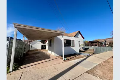 94 E 100 N, Moab, UT 84532 - Photo 7