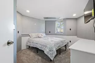 2790 E Lancaster Dr S, Salt Lake City, UT 84108 - Photo 21