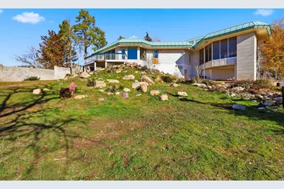 2790 E Lancaster Dr S, Salt Lake City, UT 84108 - Photo 47