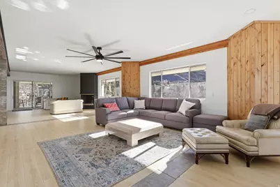 2790 E Lancaster Dr S, Salt Lake City, UT 84108 - Photo 13