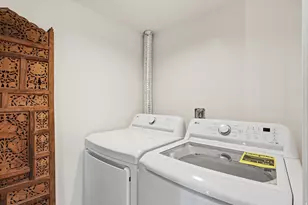 2790 E Lancaster Dr S, Salt Lake City, UT 84108 - Photo 33