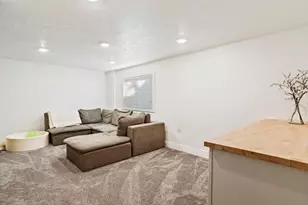 943 W 60 N, Layton, UT 84041 - Photo 17