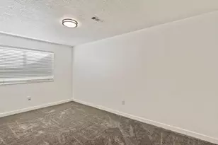 943 W 60 N, Layton, UT 84041 - Photo 21