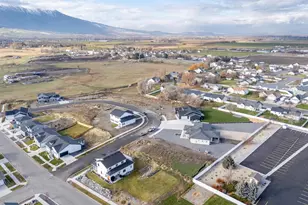 817 W 70 N, Hyrum, UT 84319 - Photo 27