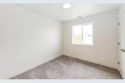 817 W 70 N, Hyrum, UT 84319 - Photo 9