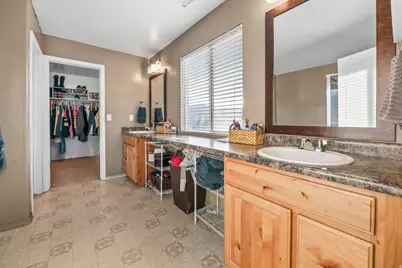 8224 S Oak Vista Dr, West Jordan, UT 84081 - Photo 19