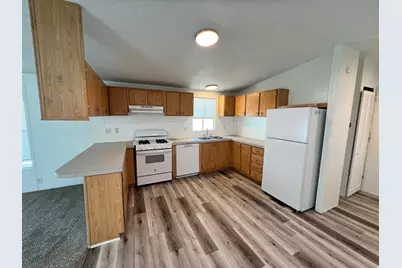 174 E Pellinore St S, North Salt Lake, UT 84054 - Photo 5