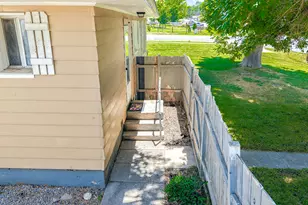 205 E Center St, Salem, UT 84653 - Photo 29