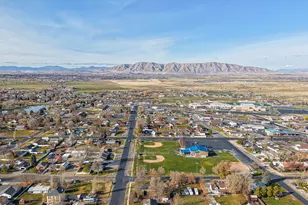 205 E Center St, Salem, UT 84653 - Photo 27