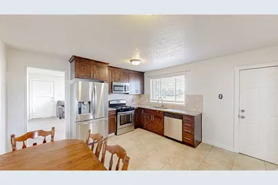 205 E Center St, Salem, UT 84653 - Photo 7