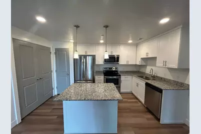 875 S Depot St E #C307, Clearfield, UT 84015 - Photo 3