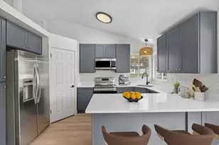 1289 S Cannon Dr, Farmington, UT 84025 - Photo 5