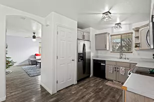 7841 N Saddleback Dr, Eagle Mountain, UT 84005 - Photo 9