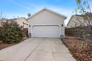 7841 N Saddleback Dr, Eagle Mountain, UT 84005 - Photo 13