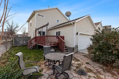 7841 N Saddleback Dr, Eagle Mountain, UT 84005 - Photo 13