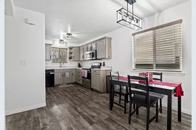 7841 N Saddleback Dr, Eagle Mountain, UT 84005 - Photo 7